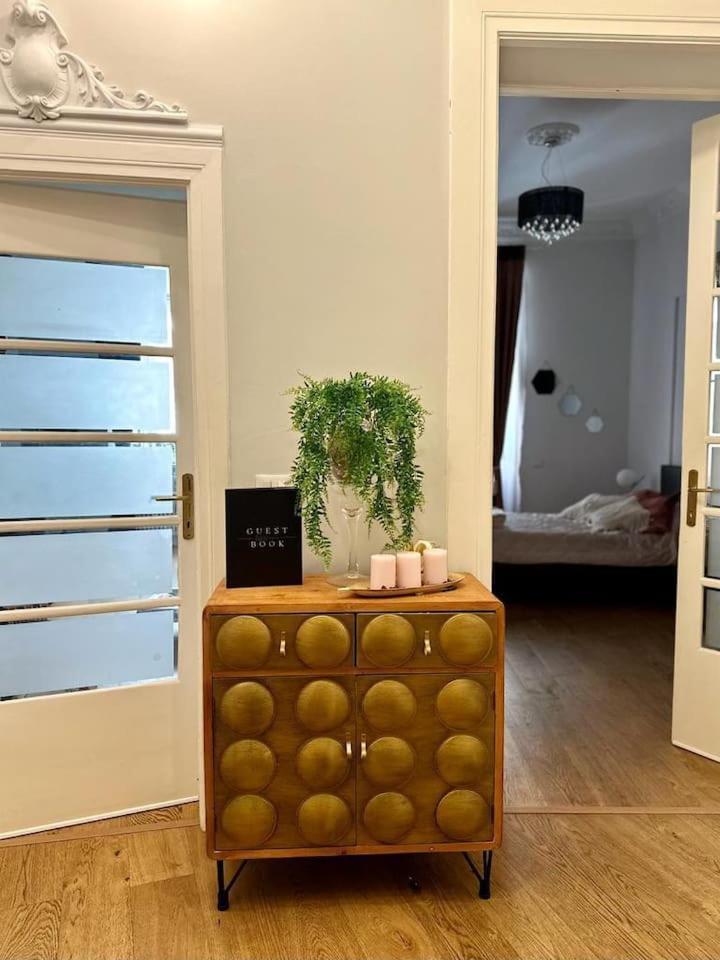 Bay Of Art Apartment *